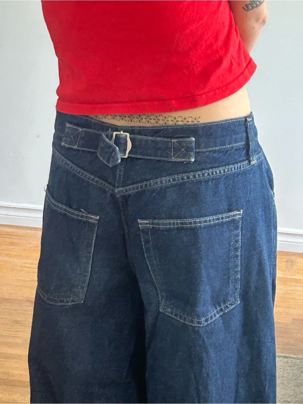 BDG Logan Twisted Buckle Baggy Jean - Picture 3 of 5